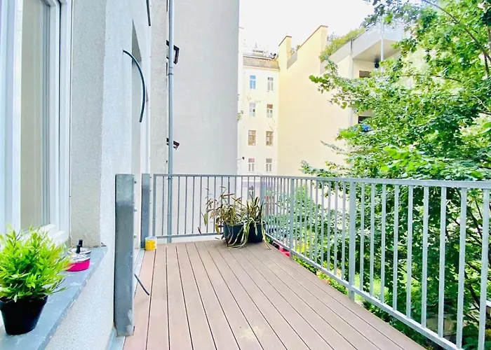Elegant 2br With Balcony Near Millennium